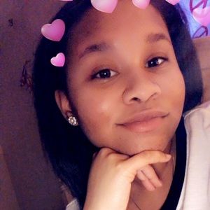 Meet your Posher, Kaila